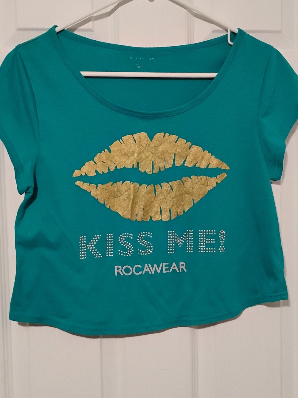 Rocawear Teal Short Sleeve Crop Top Tee with Metallic Gold Lip Graphic Size L